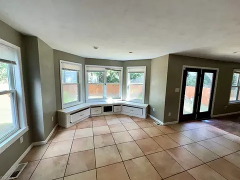 Living - 1324 Milton St, Norfolk, VA 23505 photo 5 of 9