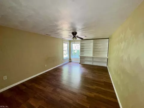 Living - 1324 Milton St, Norfolk, VA 23505 photo 8 of 9