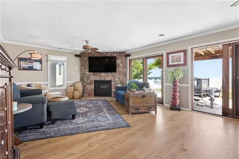 Living - 3 Thimble Shoals Ct, Hampton, VA 23664 photo 1 of 3