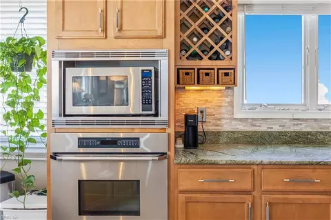 Kitchen - 3 Thimble Shoals Ct, Hampton, VA 23664 photo 6 of 7
