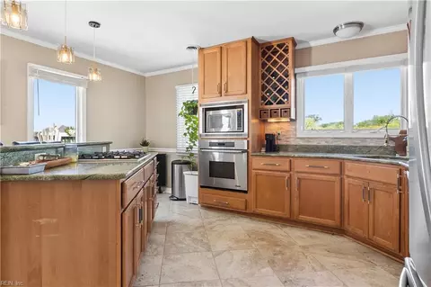 Kitchen - 3 Thimble Shoals Ct, Hampton, VA 23664 photo 2 of 7