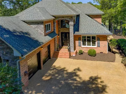 208 Mariners Cir, Smithfield, VA 23430