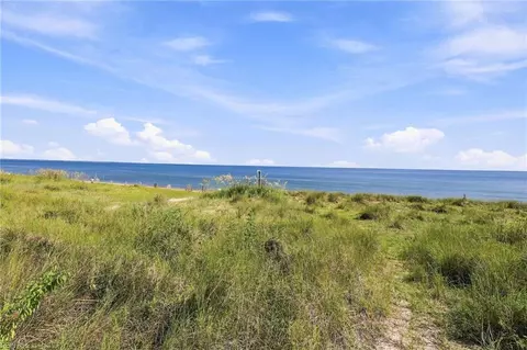 View/Area - 1300 E Ocean View Ave #D, Norfolk, VA 23503 photo 2 of 17