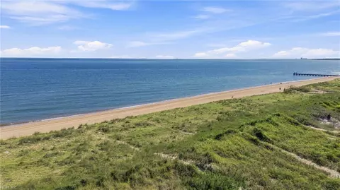 View/Area - 1300 E Ocean View Ave #D, Norfolk, VA 23503 photo 12 of 17