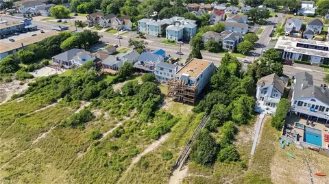 View/Area - 1300 E Ocean View Ave #D, Norfolk, VA 23503 photo 6 of 17