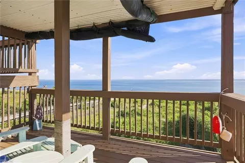 Exterior - 1300 E Ocean View Ave #D, Norfolk, VA 23503 photo 4 of 11