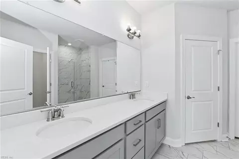 Entry Way - 2114 Edwin Dr, Chesapeake, VA 23322 photo 3 of 5