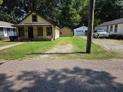 21 Parker Ave, Newport News, VA 23606