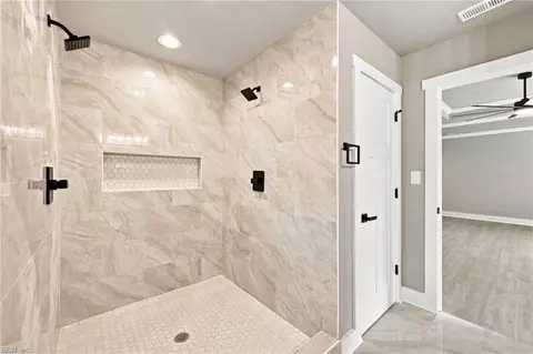 Bath - 24 Langston Blvd #A, Hampton, VA 23666 photo 1 of 8