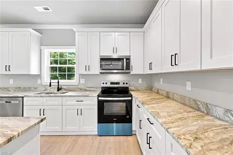 Kitchen - 24 Langston Blvd #A, Hampton, VA 23666 photo 4 of 4