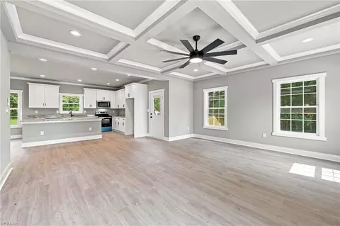 Living - 24 Langston Blvd #A, Hampton, VA 23666 photo 2 of 8