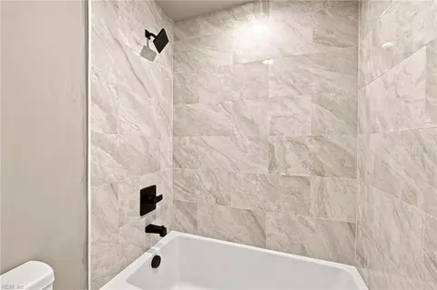 Bath - 24 Langston Blvd #A, Hampton, VA 23666 photo 2 of 8