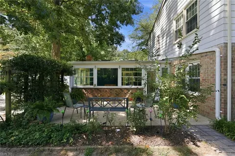 Exterior - 1050 Windjammer Dr, Hampton, VA 23669 photo 2 of 16