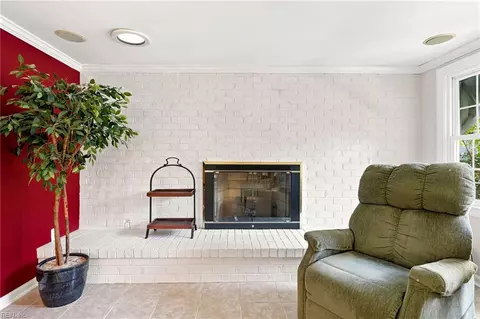 Living - 1050 Windjammer Dr, Hampton, VA 23669 photo 5 of 6