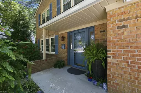 Exterior - 1050 Windjammer Dr, Hampton, VA 23669 photo 9 of 16