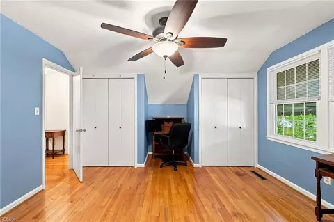 Bedroom - 1050 Windjammer Dr, Hampton, VA 23669 photo 3 of 5