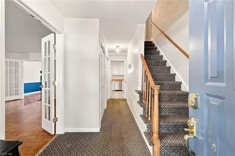 Entry Way - 1050 Windjammer Dr, Hampton, VA 23669 photo 1 of 2