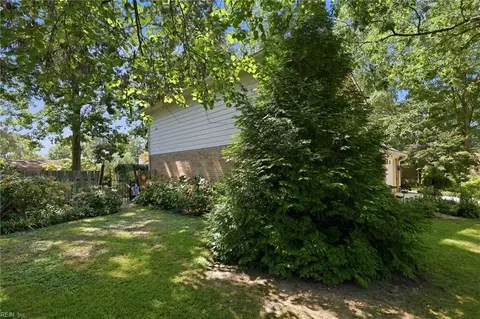 Exterior - 1050 Windjammer Dr, Hampton, VA 23669 photo 14 of 16