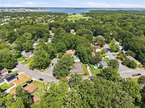 View/Area - 1050 Windjammer Dr, Hampton, VA 23669 photo 1 of 2