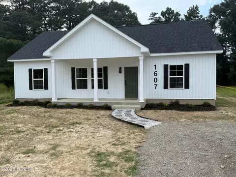 1607 N Dr Martin Luther King Jr Dr, Ahoskie, NC 27910