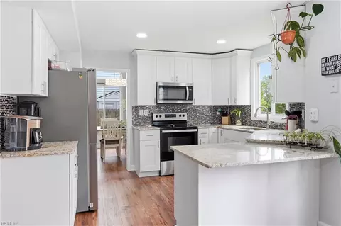 3325 Barberry Ln, Virginia Beach, VA 23453