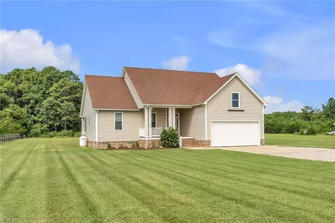 166 Blackfoot Rd, Knotts Island, NC 27950