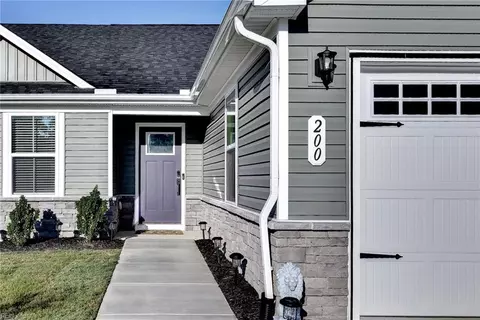 Exterior - 200 Franklins Tower Bnd, Williamsburg, VA 23185 photo 2 of 5
