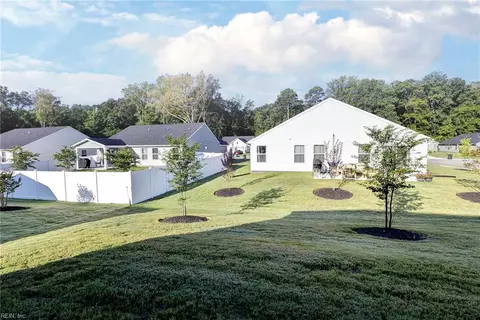 Exterior - 200 Franklins Tower Bnd, Williamsburg, VA 23185 photo 3 of 5