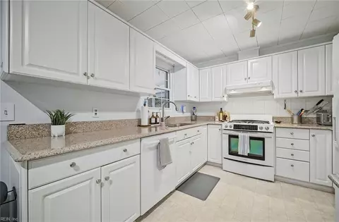 Kitchen - 1234 Modoc Ave, Norfolk, VA 23503 photo 3 of 4