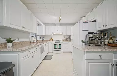 Kitchen - 1234 Modoc Ave, Norfolk, VA 23503 photo 1 of 4