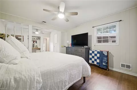 Bedroom - 1234 Modoc Ave, Norfolk, VA 23503 photo 4 of 6