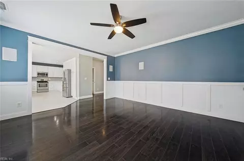 Living - 2809 Cistern Cir, Chesapeake, VA 23323 photo 3 of 4
