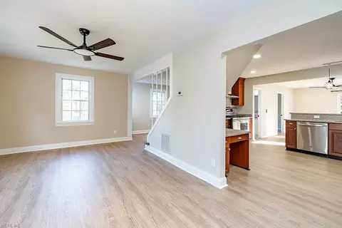 Living - 1911 E Bayview Blvd, Norfolk, VA 23503 photo 4 of 5