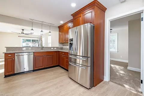 Kitchen - 1911 E Bayview Blvd, Norfolk, VA 23503 photo 5 of 6