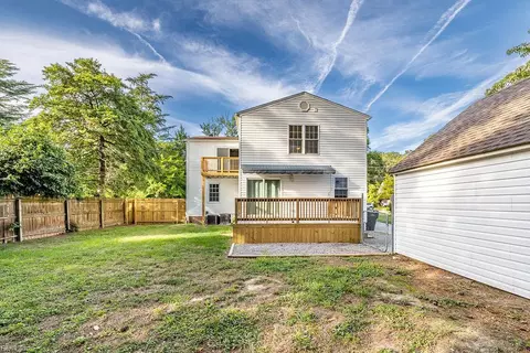 Exterior - 1911 E Bayview Blvd, Norfolk, VA 23503 photo 12 of 22