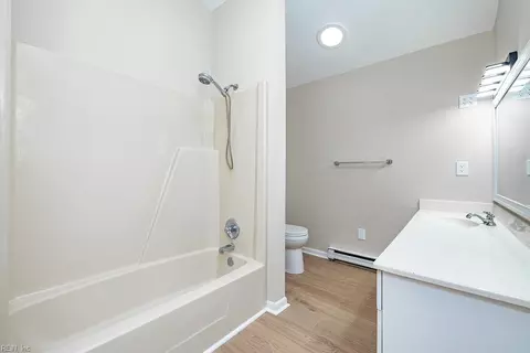 Bath - 1911 E Bayview Blvd, Norfolk, VA 23503 photo 3 of 4
