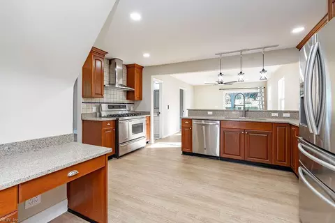 Kitchen - 1911 E Bayview Blvd, Norfolk, VA 23503 photo 3 of 6