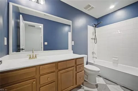 Bath - 3109 Codorus St, Chesapeake, VA 23323 photo 2 of 3