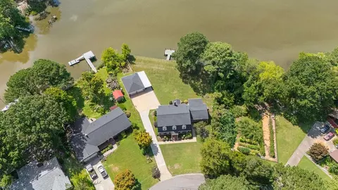 126 River Point Cres Cres, Portsmouth, VA 23707