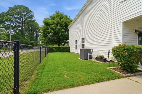 Exterior - 1332 Hazel Ave, Chesapeake, VA 23325 photo 6 of 7