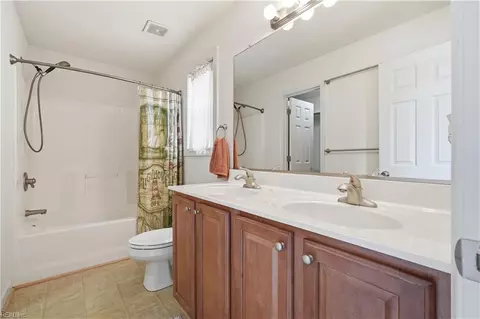 Bath - 1332 Hazel Ave, Chesapeake, VA 23325 photo 2 of 4