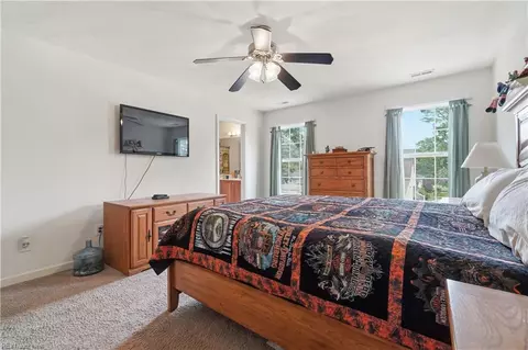 Bedroom - 1332 Hazel Ave, Chesapeake, VA 23325 photo 3 of 7