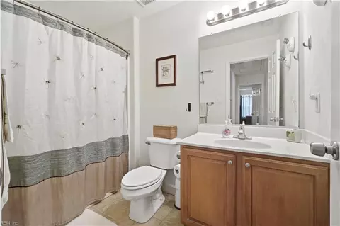Bath - 1332 Hazel Ave, Chesapeake, VA 23325 photo 4 of 4