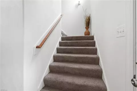 Entry Way - 1332 Hazel Ave, Chesapeake, VA 23325 photo 2 of 3
