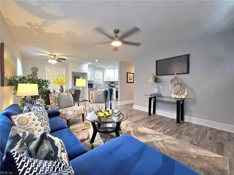 Living - 1128 Wright Ave, Chesapeake, VA 23324 photo 3 of 4