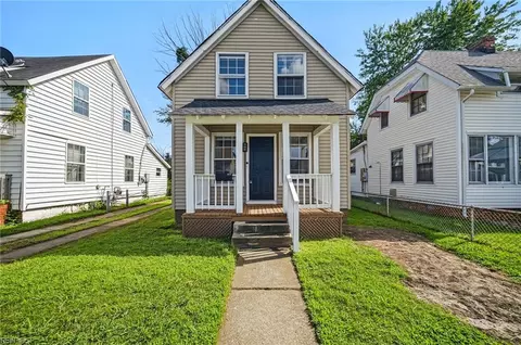 54 Hobson St, Portsmouth, VA 23704