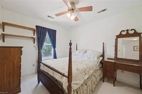 Bedroom - 211 Woodburn Dr, Hampton, VA 23664 photo 8 of 10