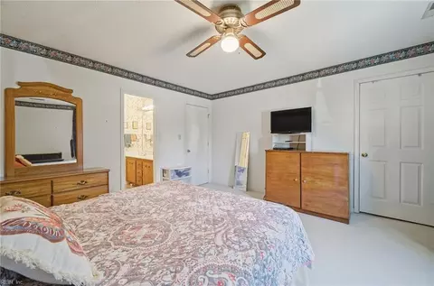 Bedroom - 211 Woodburn Dr, Hampton, VA 23664 photo 5 of 10