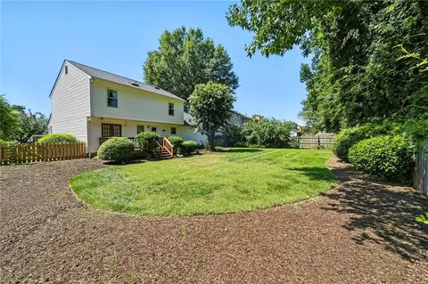 Exterior - 211 Woodburn Dr, Hampton, VA 23664 photo 5 of 7