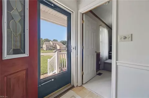 Entry Way - 211 Woodburn Dr, Hampton, VA 23664 photo 1 of 2